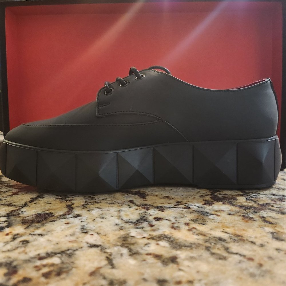 Kat Von D Bauhaus Creeper